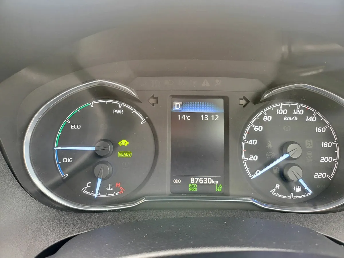 Toyota Yaris 2018 - Image 2
