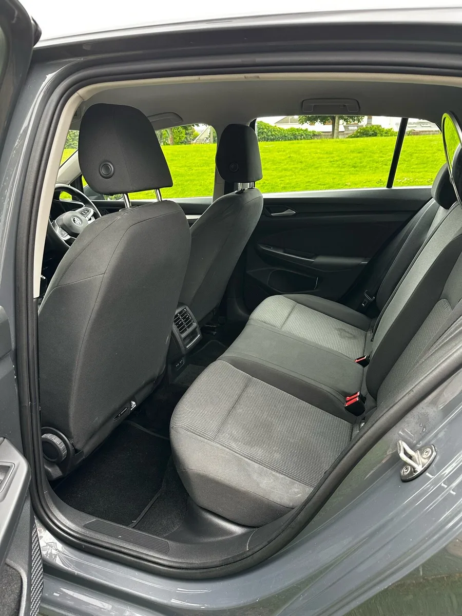 Volkswagen Golf 1.0tsi - Image 3