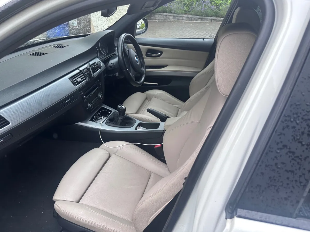 BMW 3-Series 2012 - Image 3