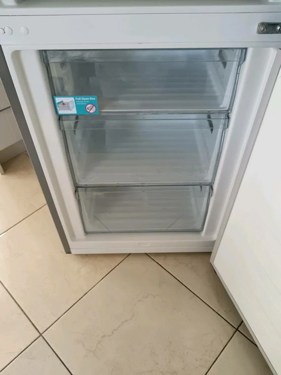 Fridge freezer - Image 2