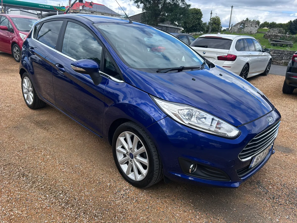 Ford fiesta titanium - Image 2
