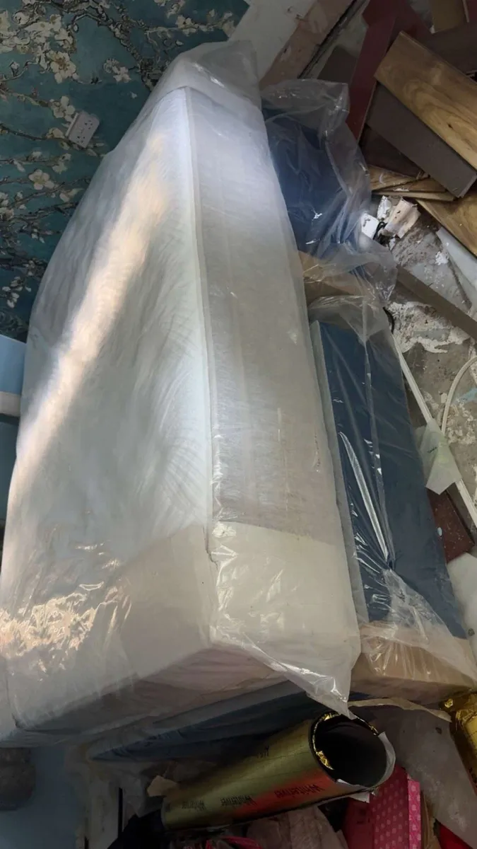 Bed - Image 2