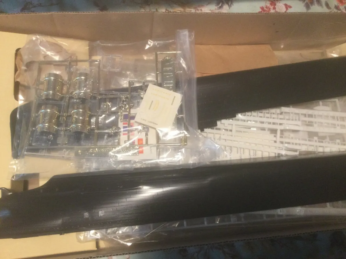Scale models of the titanic and the lusitania - Image 4