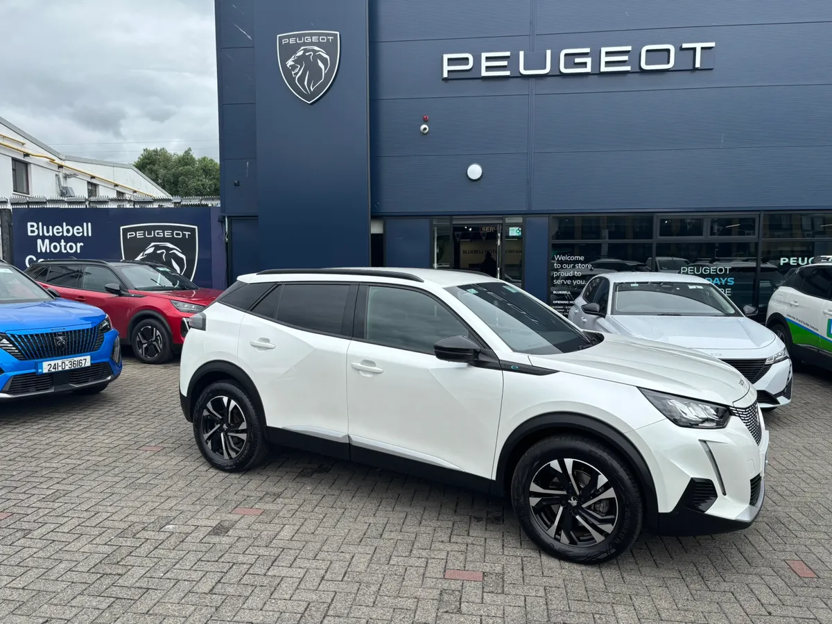 2023 Peugeot 2008 eAllure 50kwh low mileage - Image 2