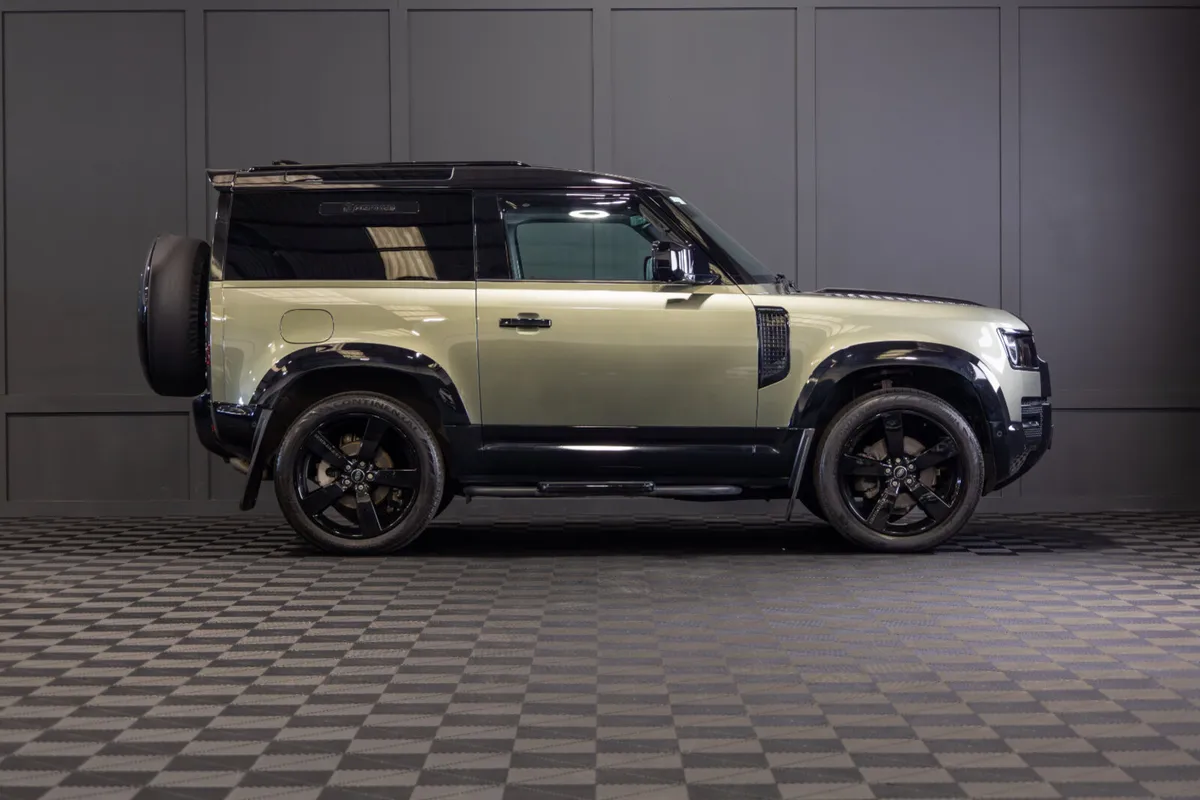 2021 Defender 90 D200 Hard Top 3 Seat Commercial - Image 2