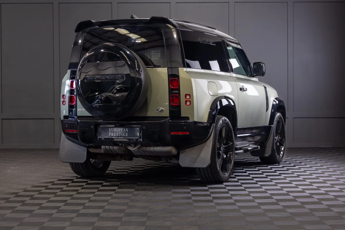 2021 Defender 90 D200 Hard Top 3 Seat Commercial - Image 3