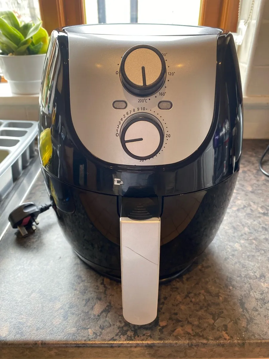 Kitchen Air Fryer and Toaster - Image 1