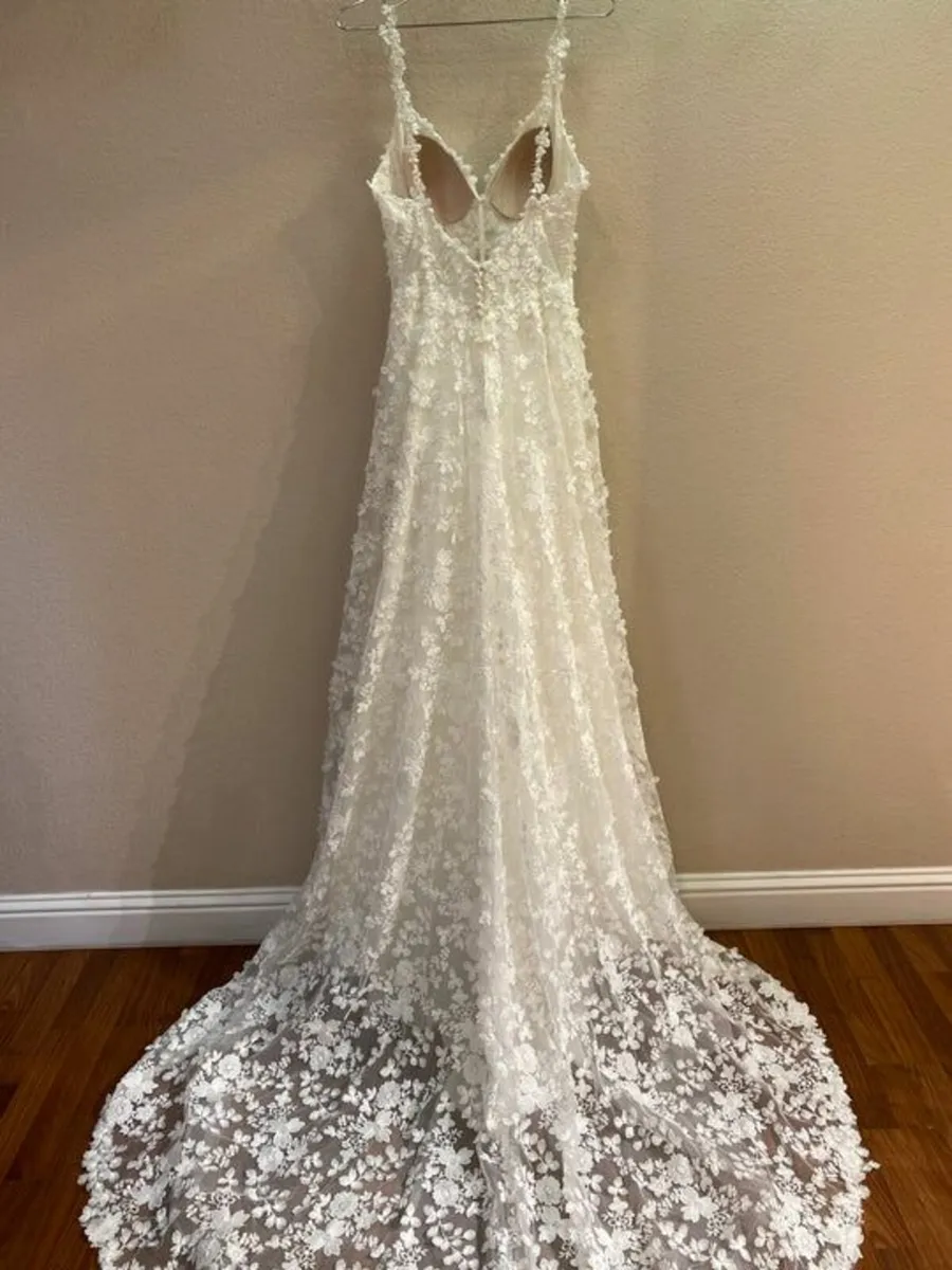 Maggie Sottero Ladonna Wedding Dress - Image 3