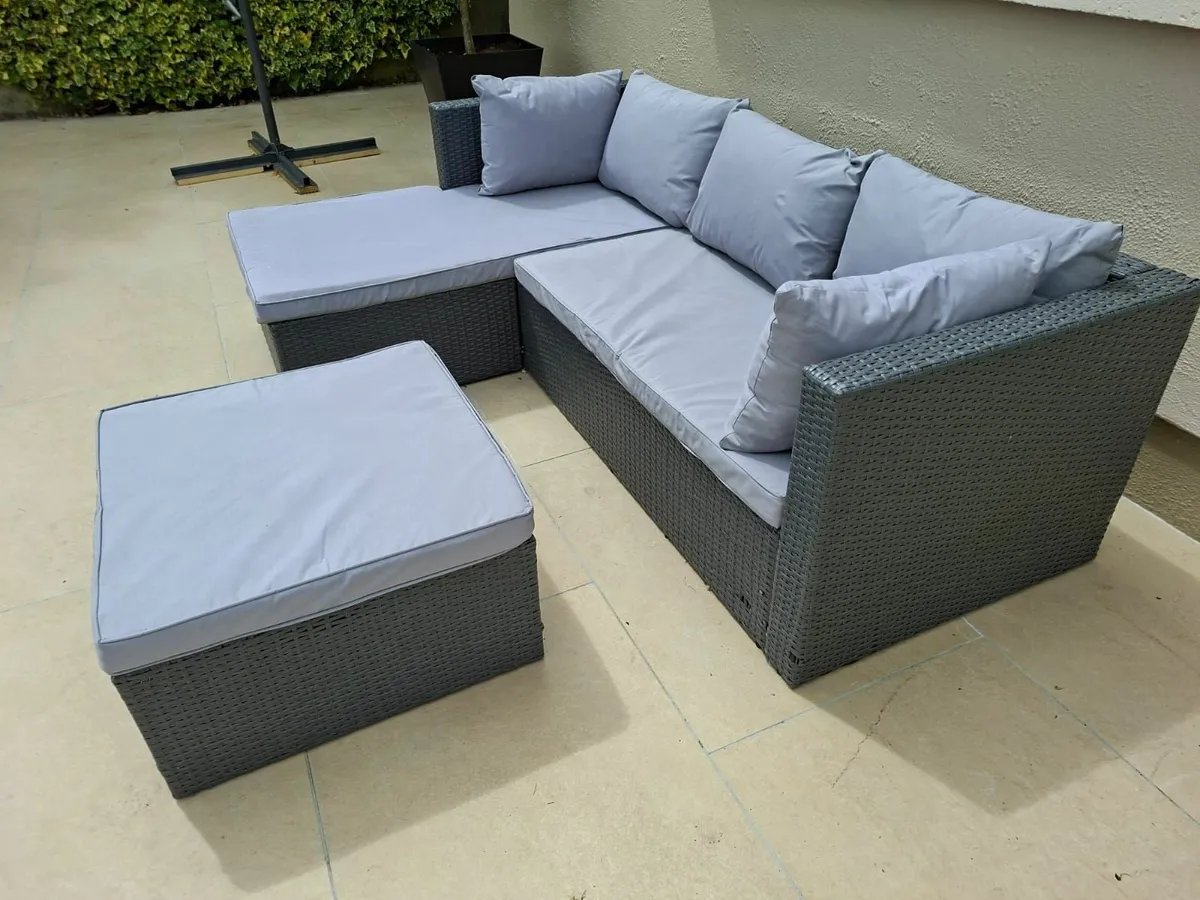 garden furniture - Image 1