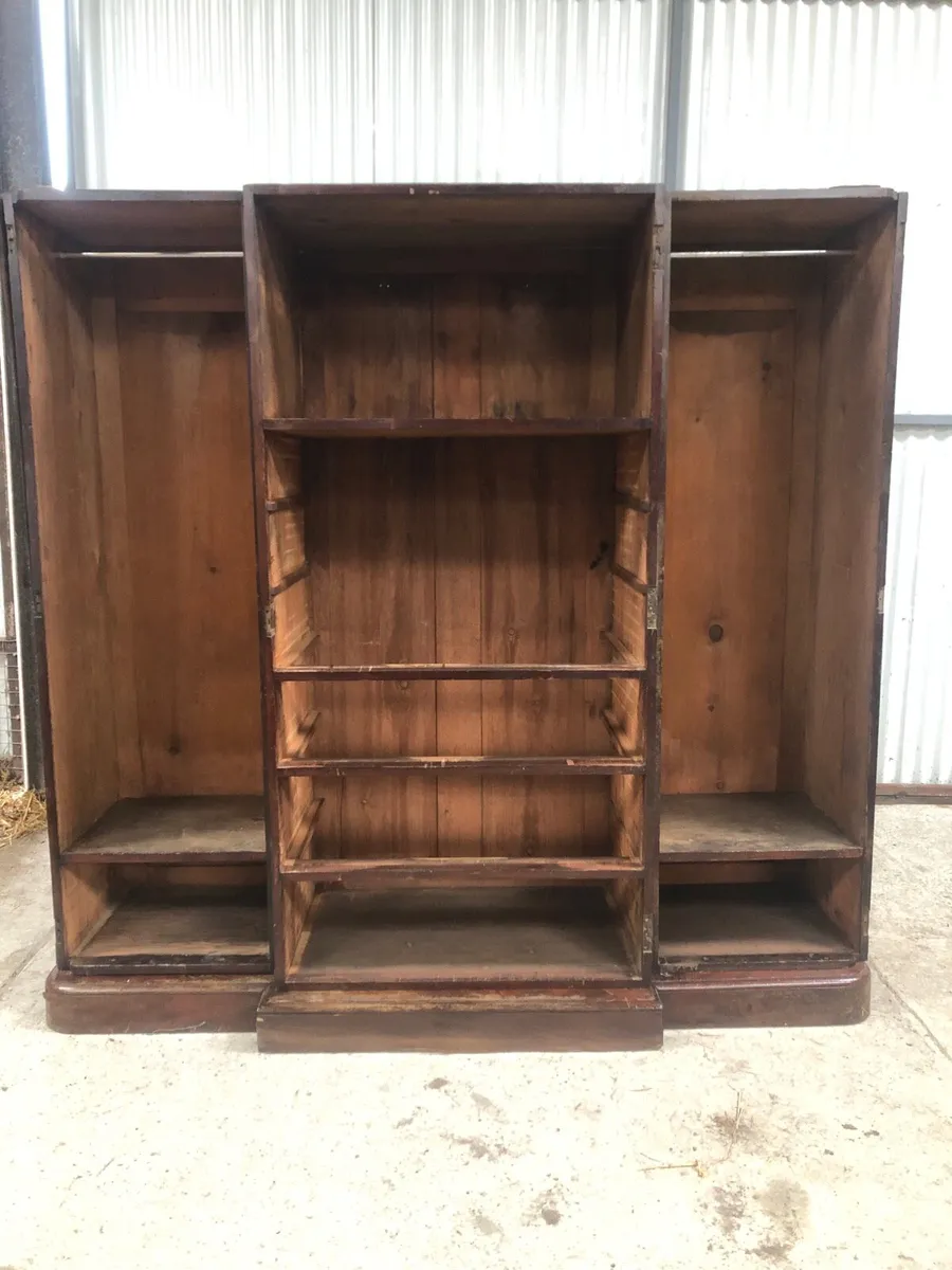 Wardrobe - Image 2
