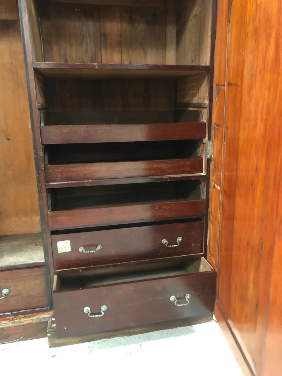 Wardrobe - Image 3