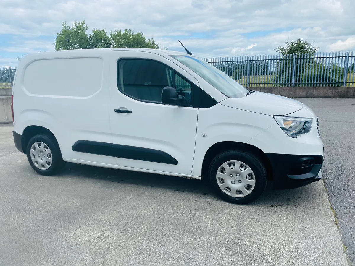 211 Opel Combo 1.5 €11,950 + VAT - Image 4