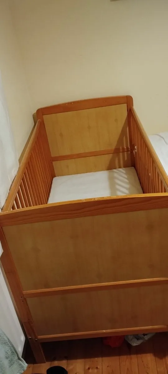 Cot - Image 1