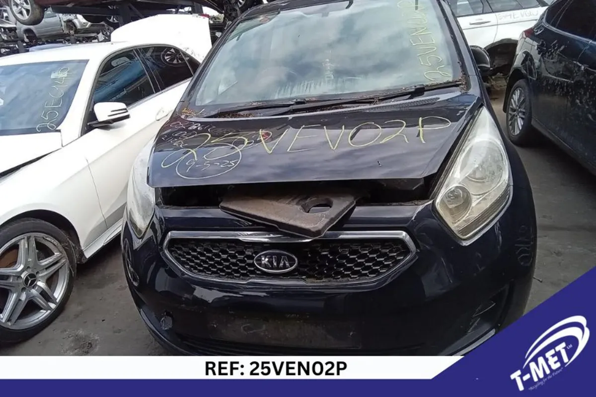 2012 KIA VENGA BREAKING FOR PARTS - Image 2