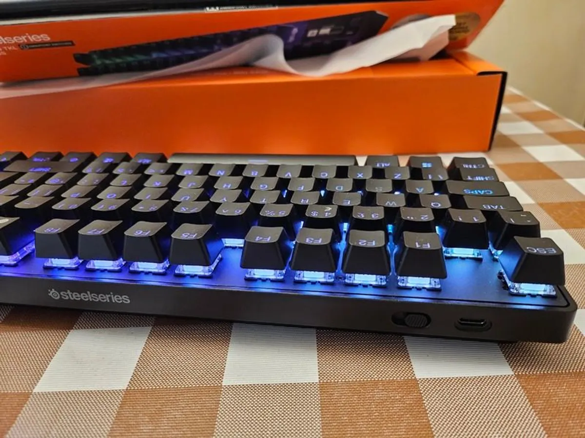 Steelseries Apex Pro TKL WL Hall-Effect keyboard - Image 4
