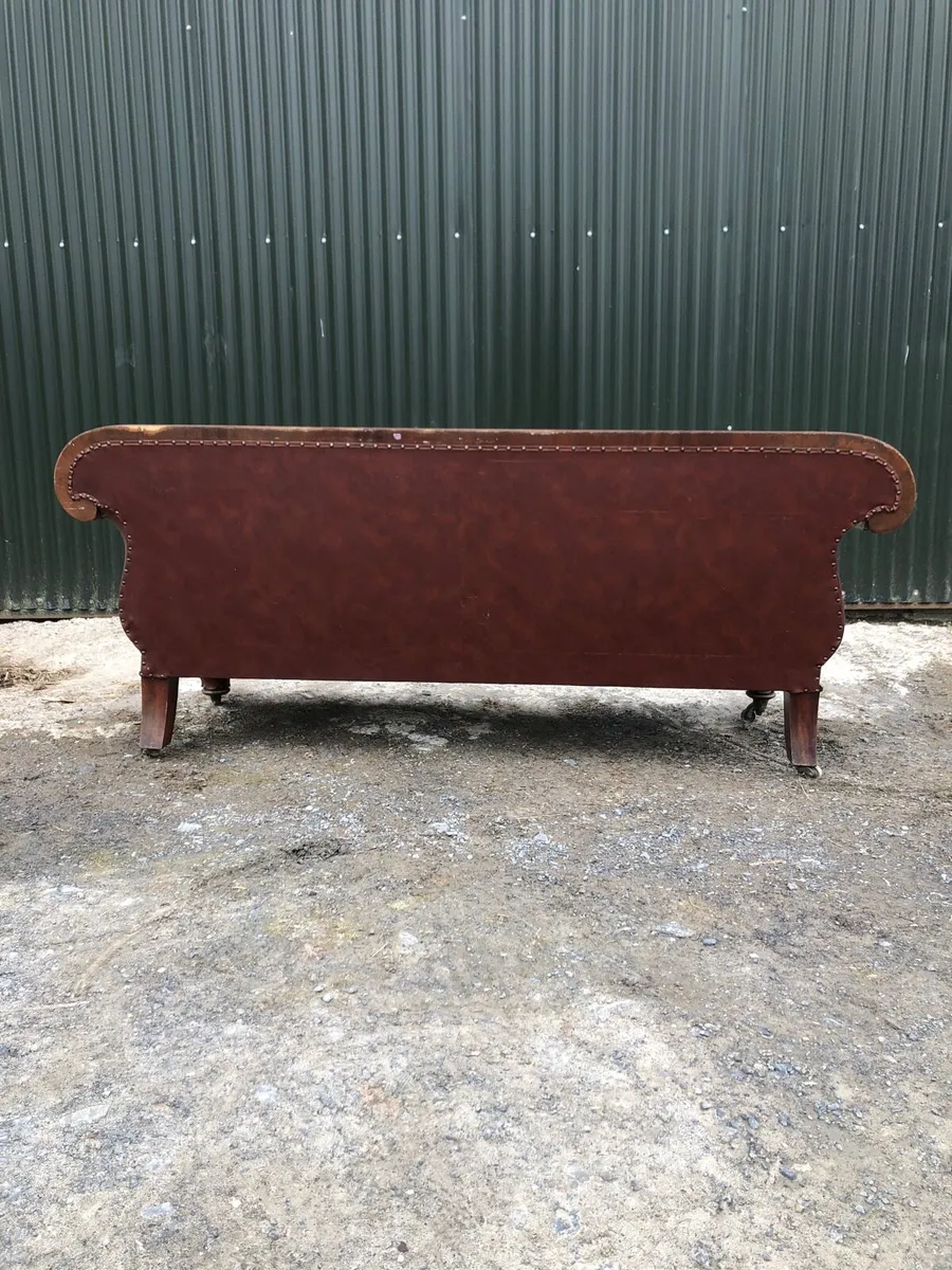 Couch - Image 2