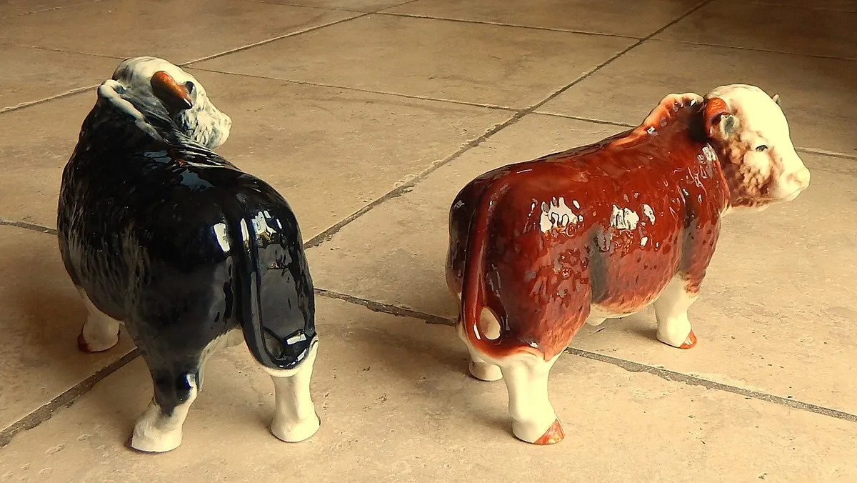Pair of Ceramic Bulls, possibly Staffordshire - Image 2