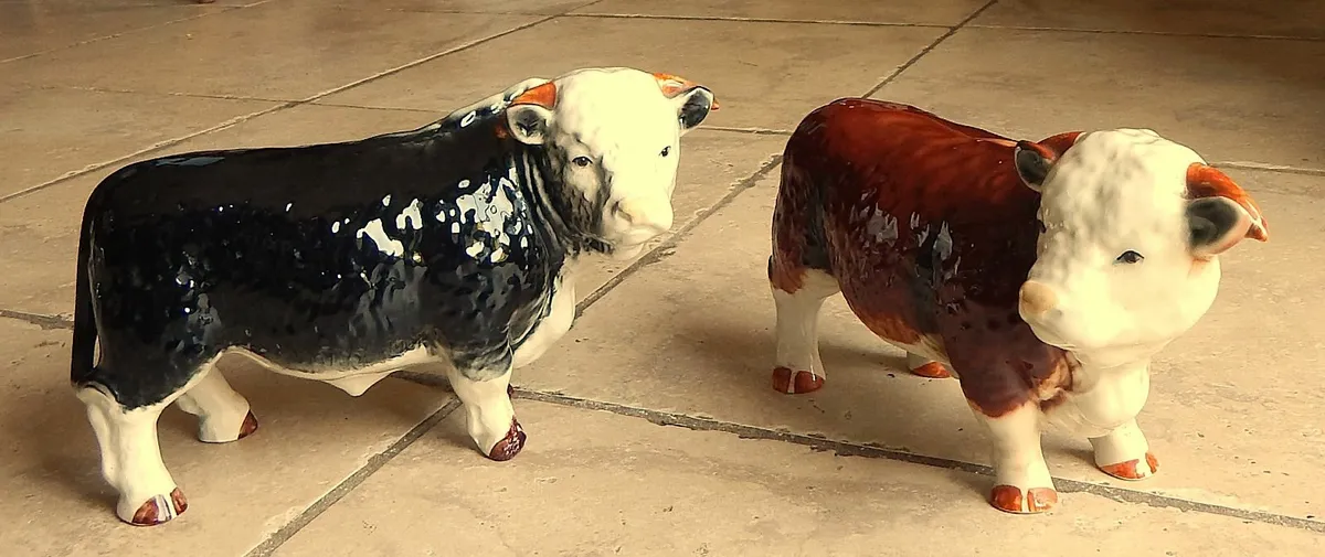 Pair of Ceramic Bulls, possibly Staffordshire - Image 3