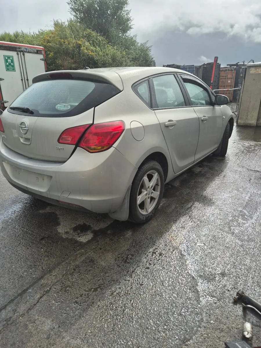 Opel Astra - Breaking only - Image 4