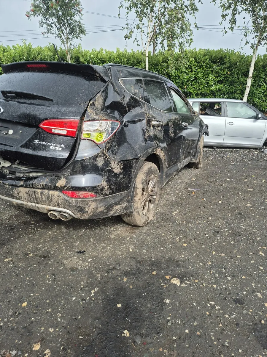 Hyundai Santa Fe - Breaking only - Image 2