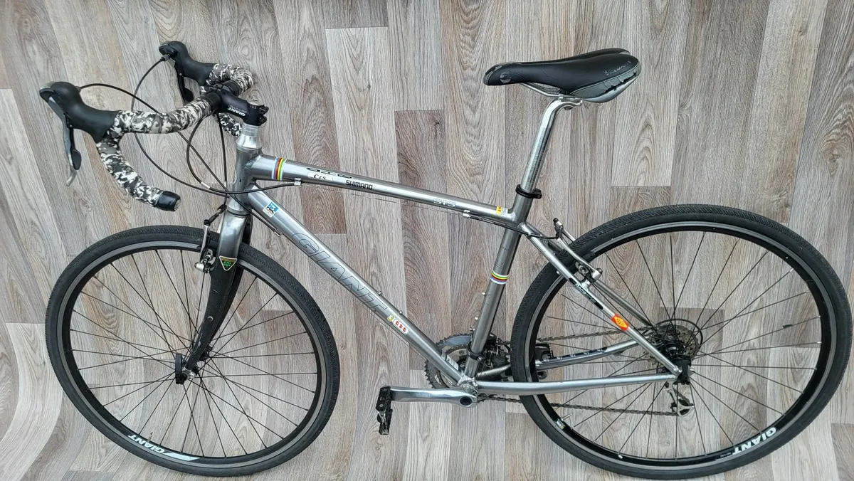 Giant Gravel bike - Image 1
