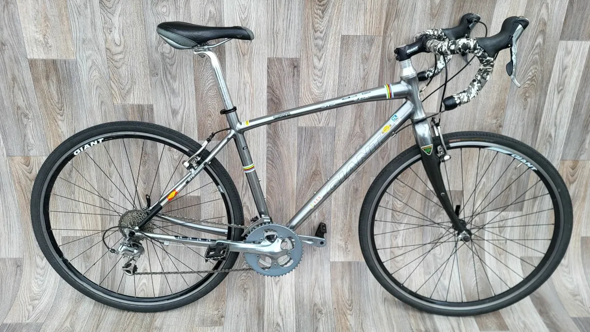 Giant Gravel bike - Image 2