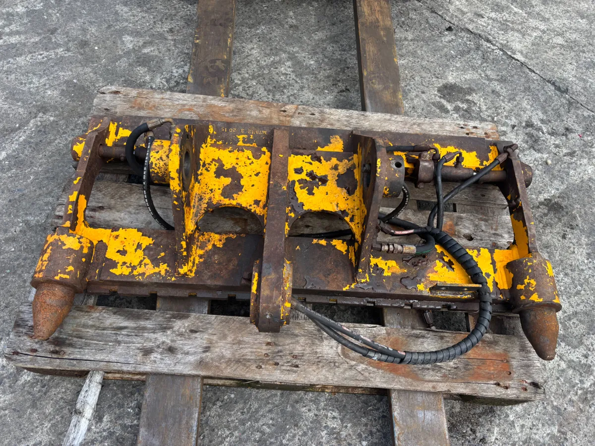 Pin & cone head stock to suit jcb - Image 2