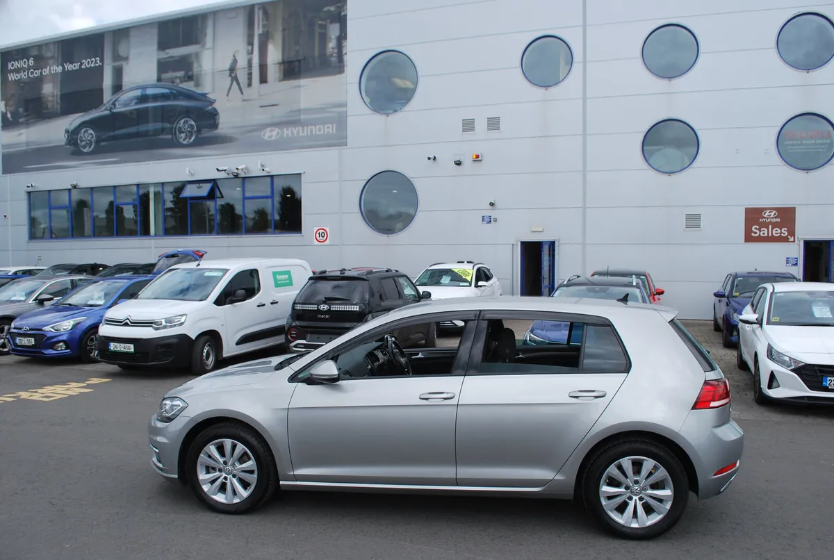 Volkswagen Golf 2017 - Image 2