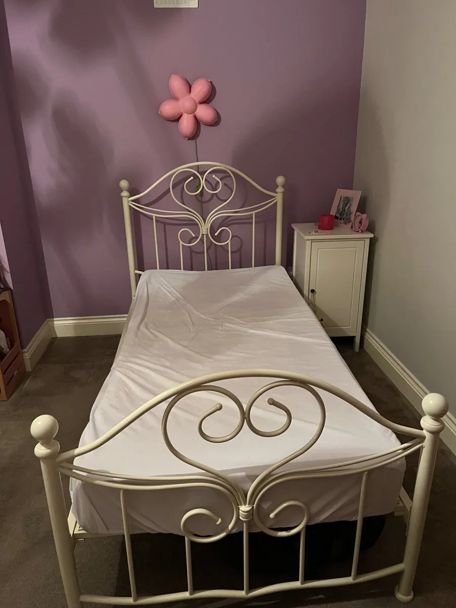 Single bed - Image 4