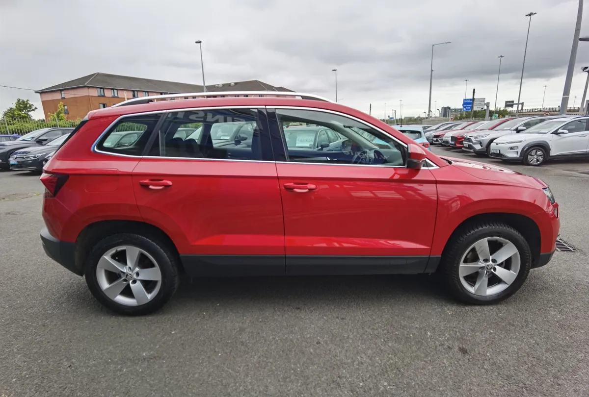 SKODA KAROQ 2.0TDI AMBITION DSG AUTOMATIC 115BHP - Image 4