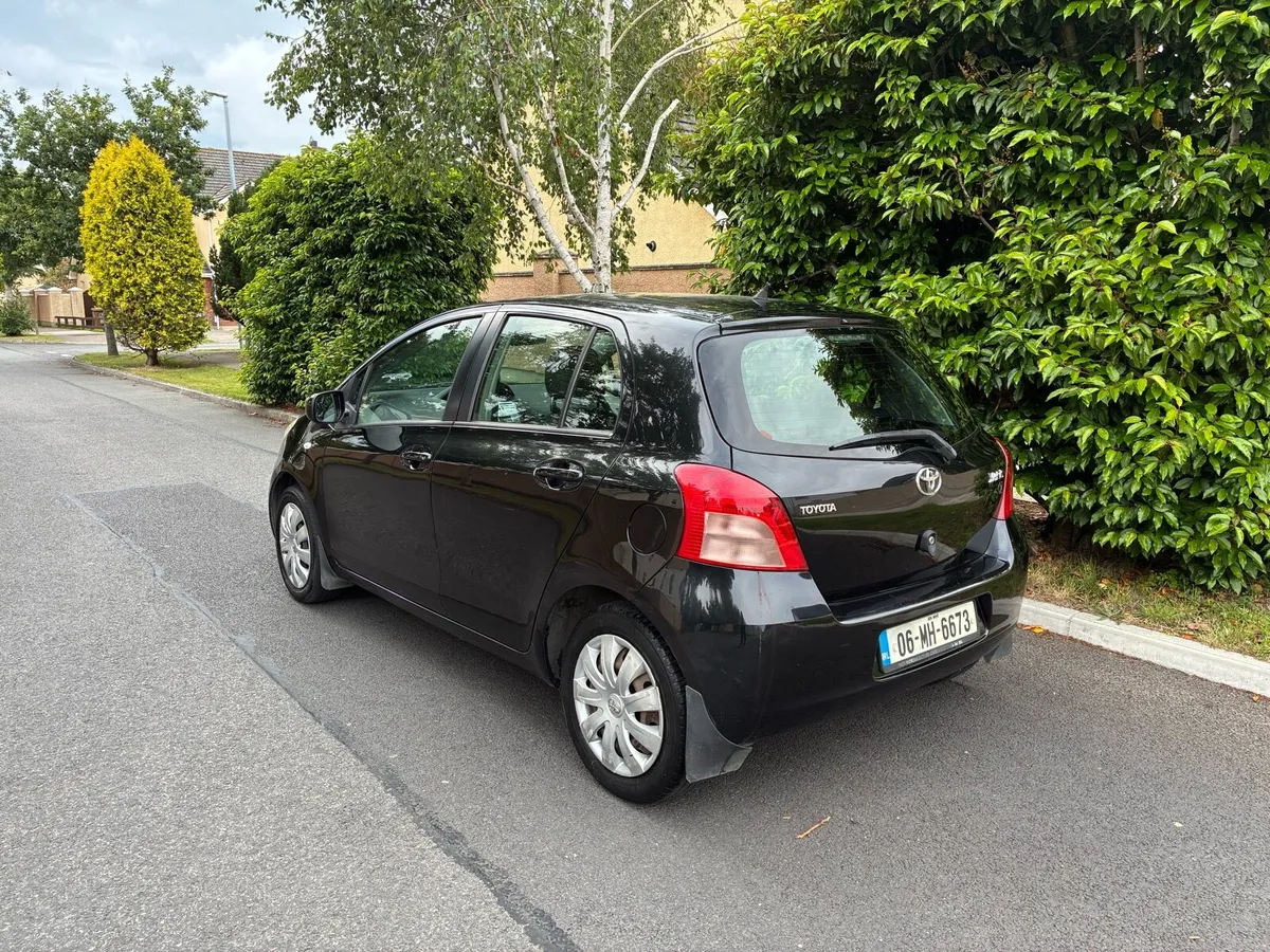 06 Toyota Yaris 1.0petrol manual nct and tax - Image 3