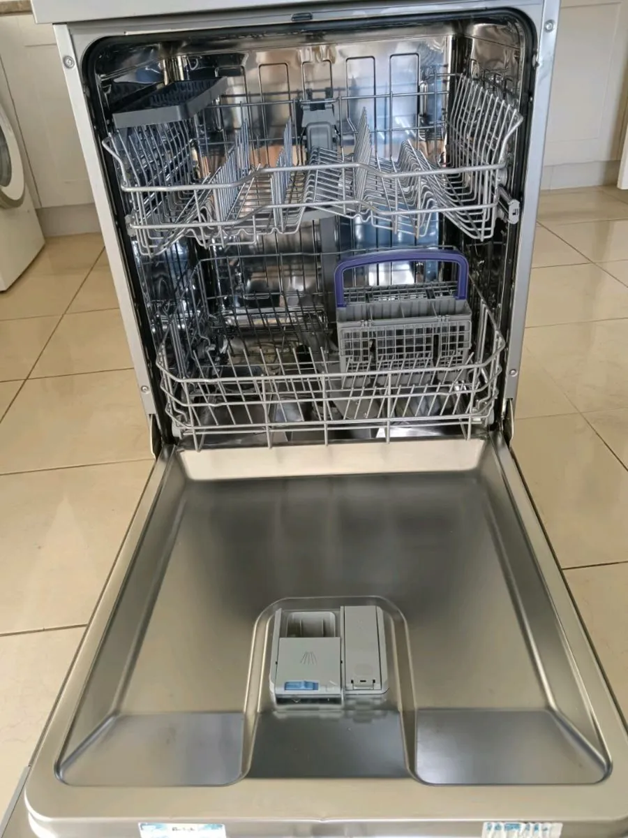 Dishwasher - Image 1