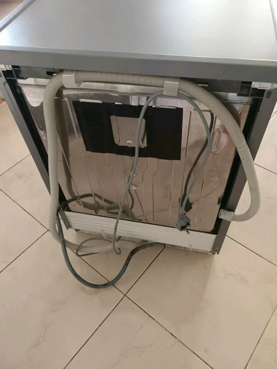 Dishwasher - Image 3