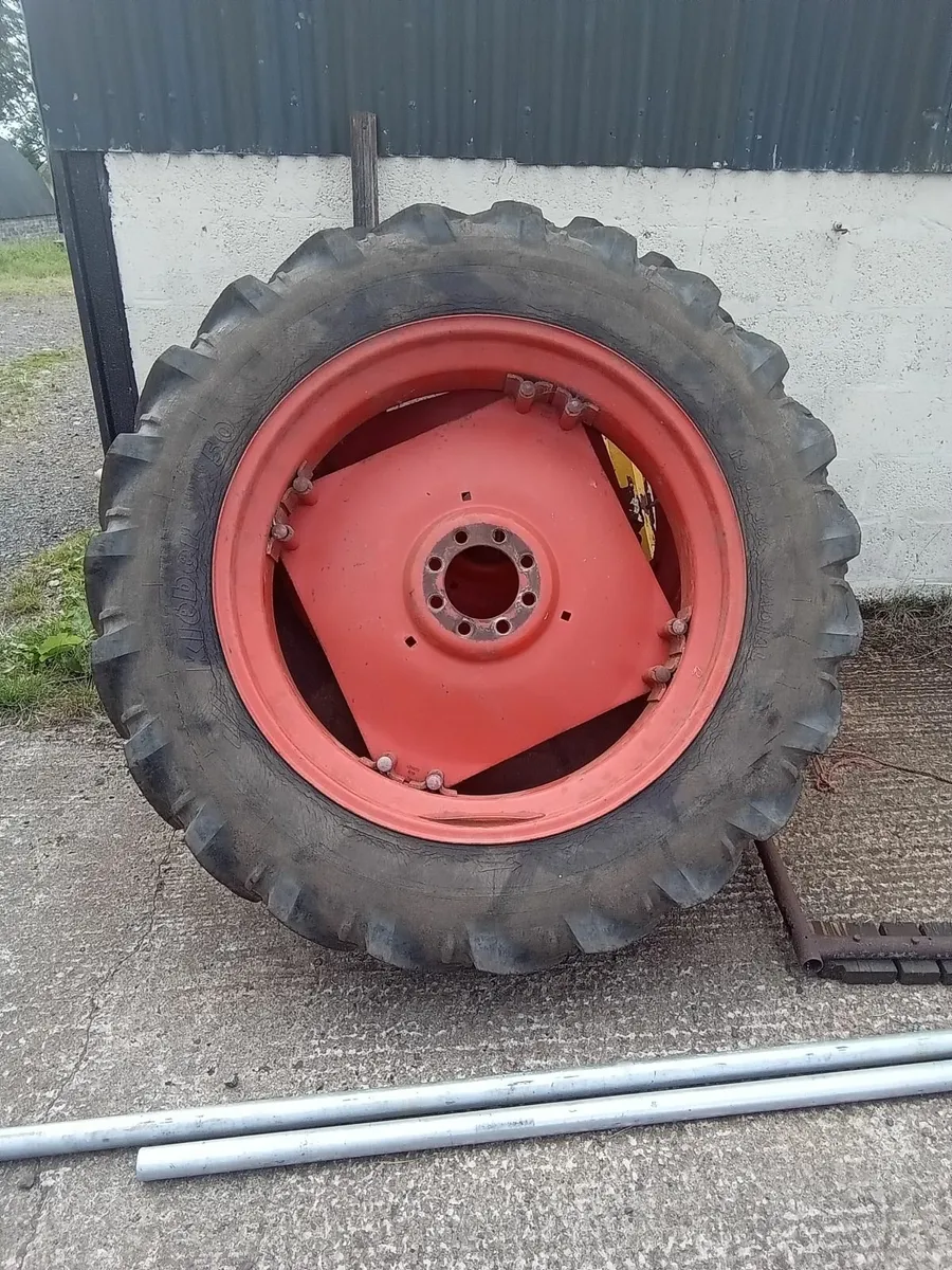 Case David Brown Wheels and tyres 13.6x38 - Image 1