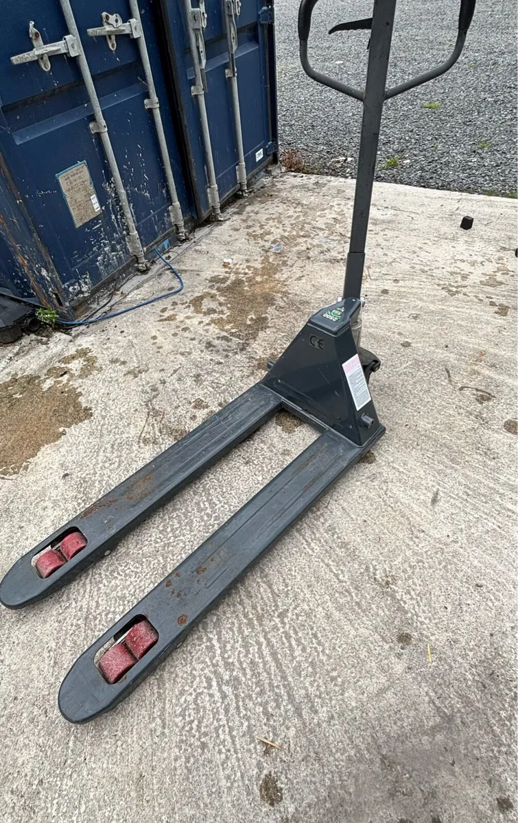 Pallet Truck - Image 1