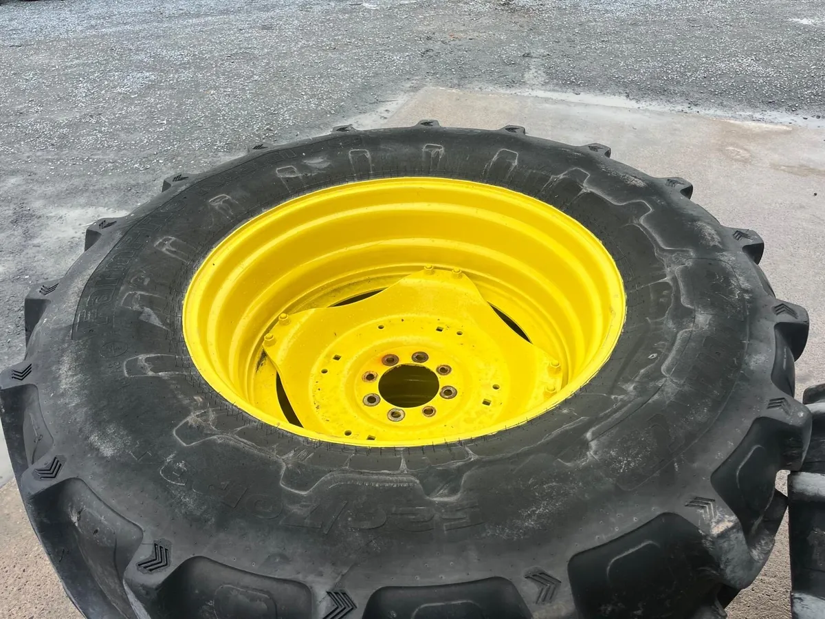 John deer rims and tyres - Image 4