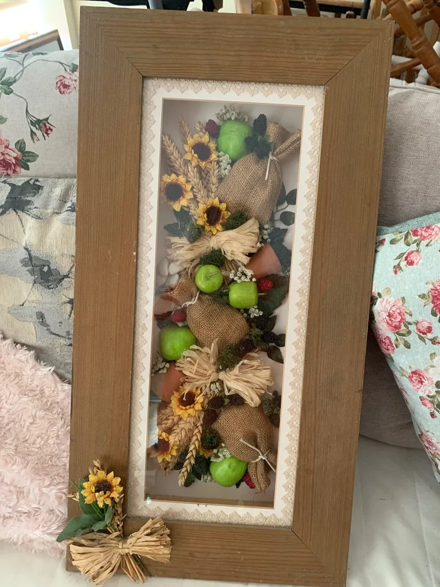 Framed picture - Image 1