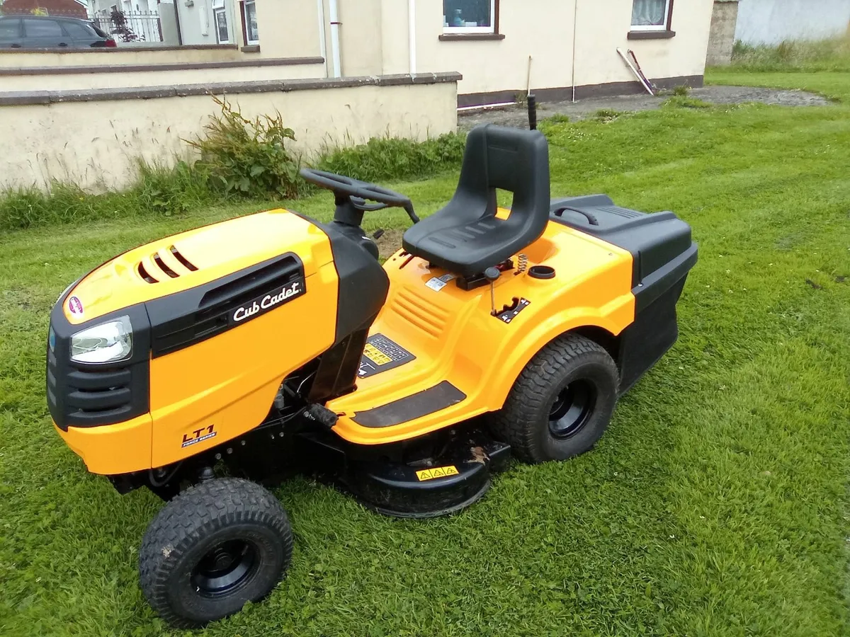 Ride on lawnmower - Image 4