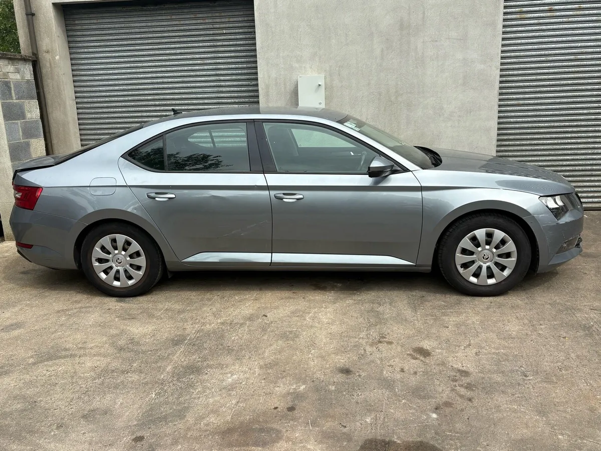 161 SKODA SUPERB ACTIVE - Image 2