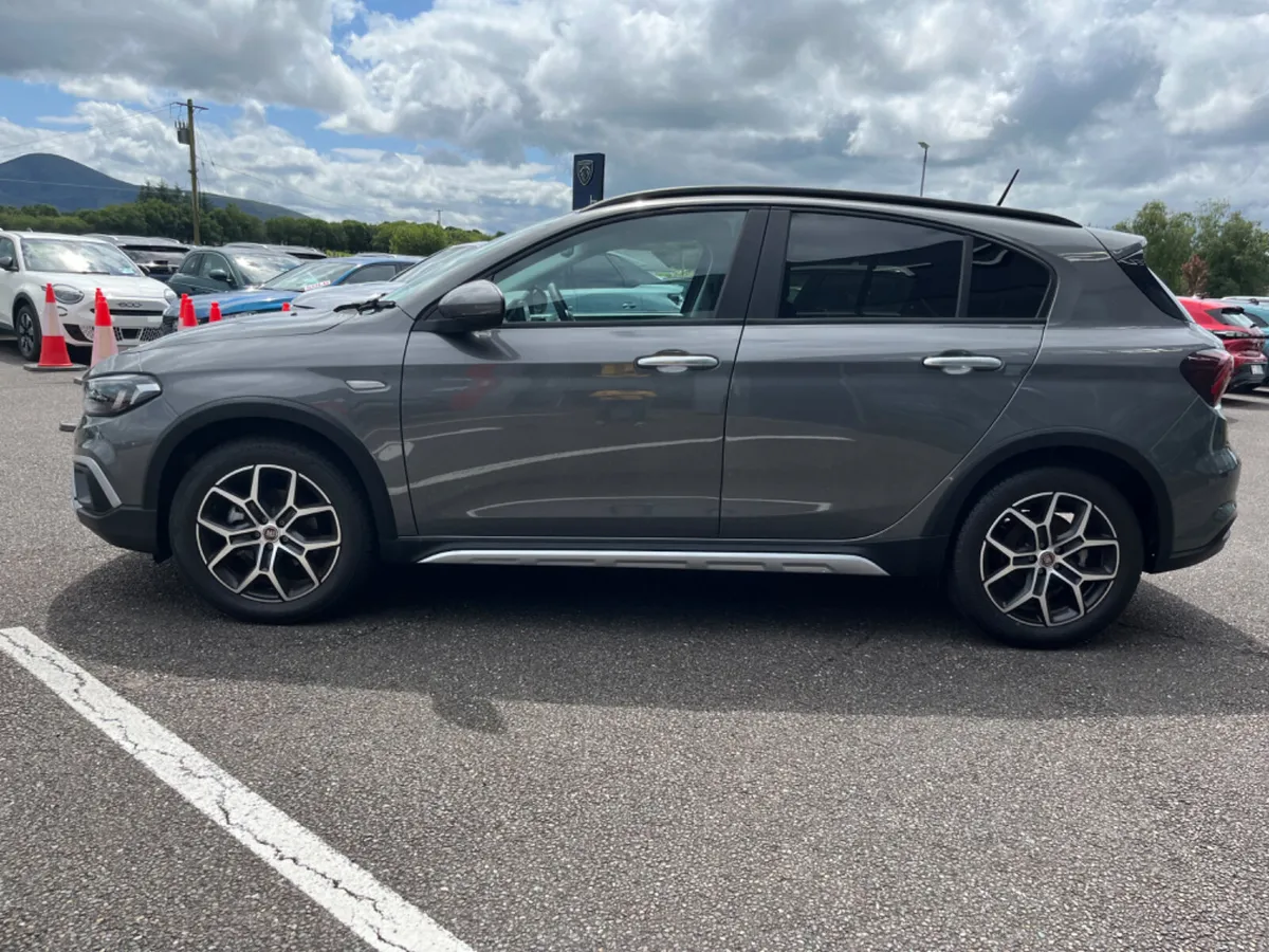 Fiat Tipo MHEV 2025 - Image 2