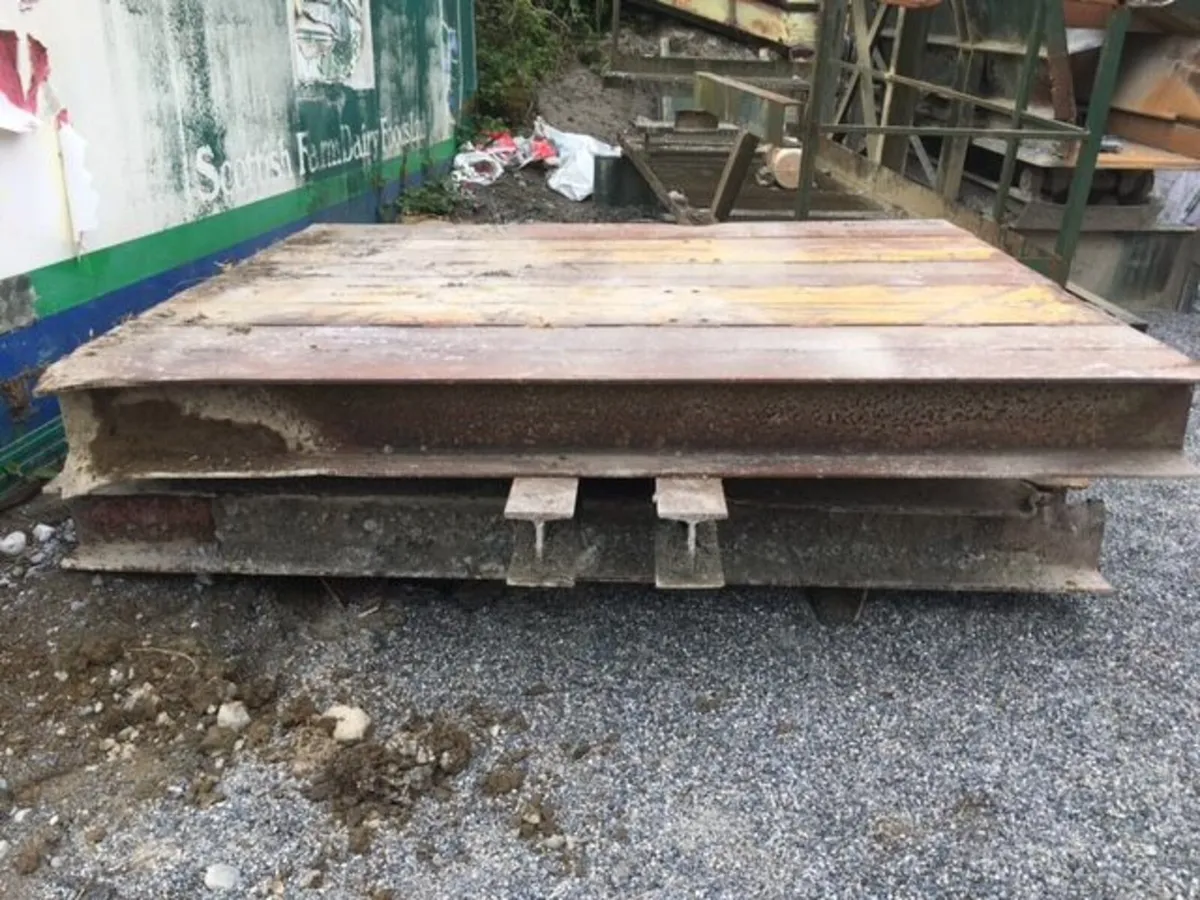 USED BELTING. HEAVY DUTY PANELS RSJ STEEL. - Image 3