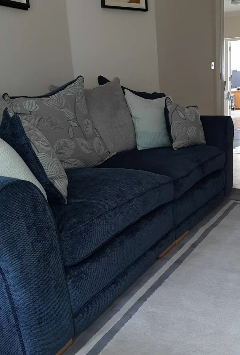2 piece sofa suite - Image 2