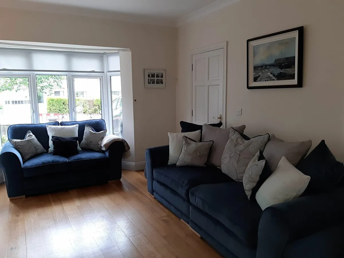 2 piece sofa suite - Image 1
