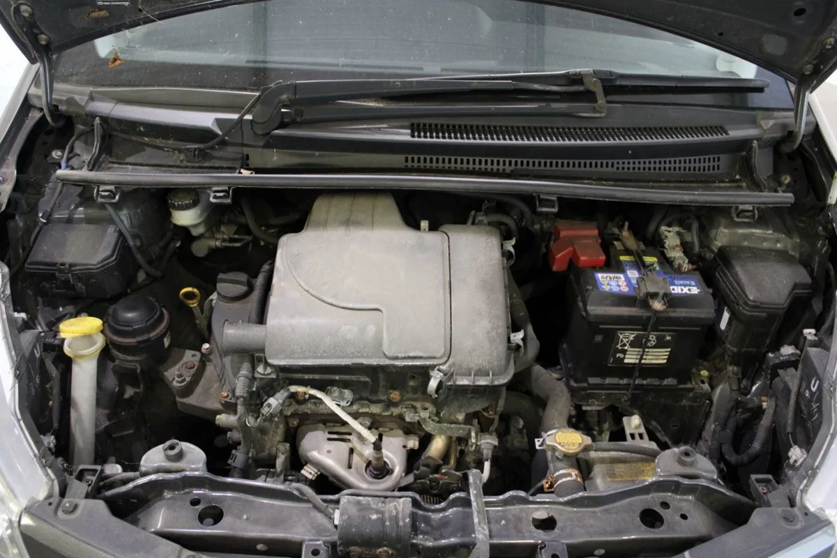 Toyota Yaris 1.0 Vvt-i 5DR Luna - Image 4