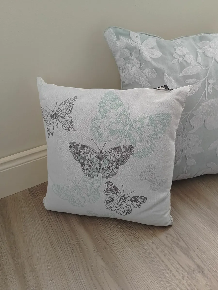 cushions - Image 2