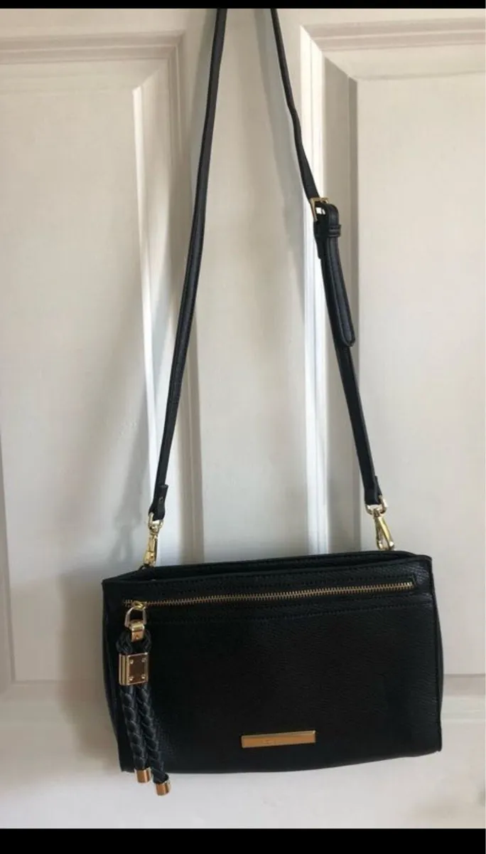 Crossbody bag - Image 1