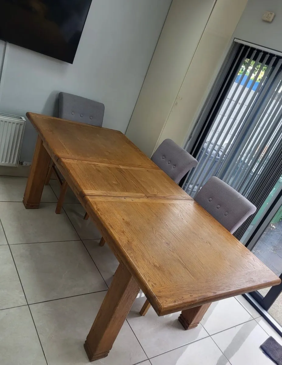 Table & Chairs - Image 3