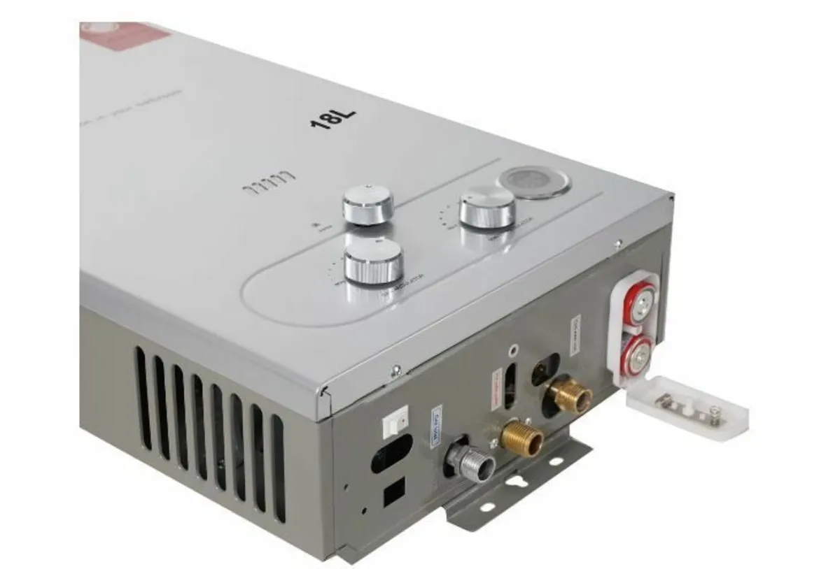 Tankless Gas Water Heater, 18L Outdoor - Image 4