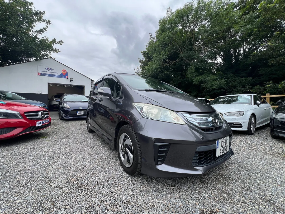 Honda Freed 2013 7 Seater  Great condition - Image 3