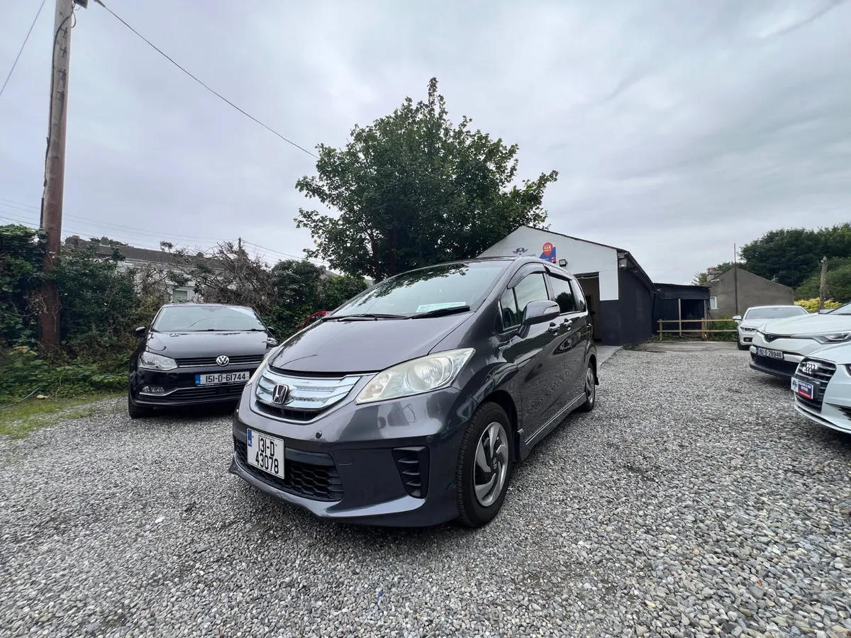 Honda Freed 2013 7 Seater  Great condition - Image 1